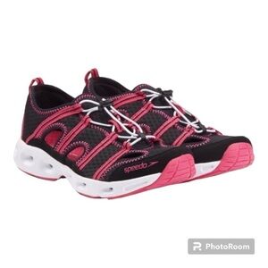 NWT speedo women's hydro comfort sneaker | Pink & Black | Size 6